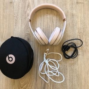 Beats Solo3 Wireless Headphones - Rose Gold - Like New